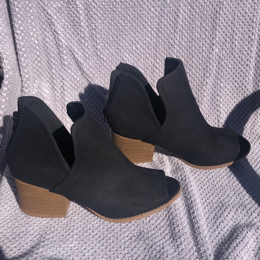 Black heeled booties